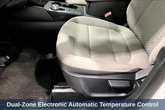 Used 2022 Ford Escape SE w/ SE Sport Appearance Package AWD/4WD image 25