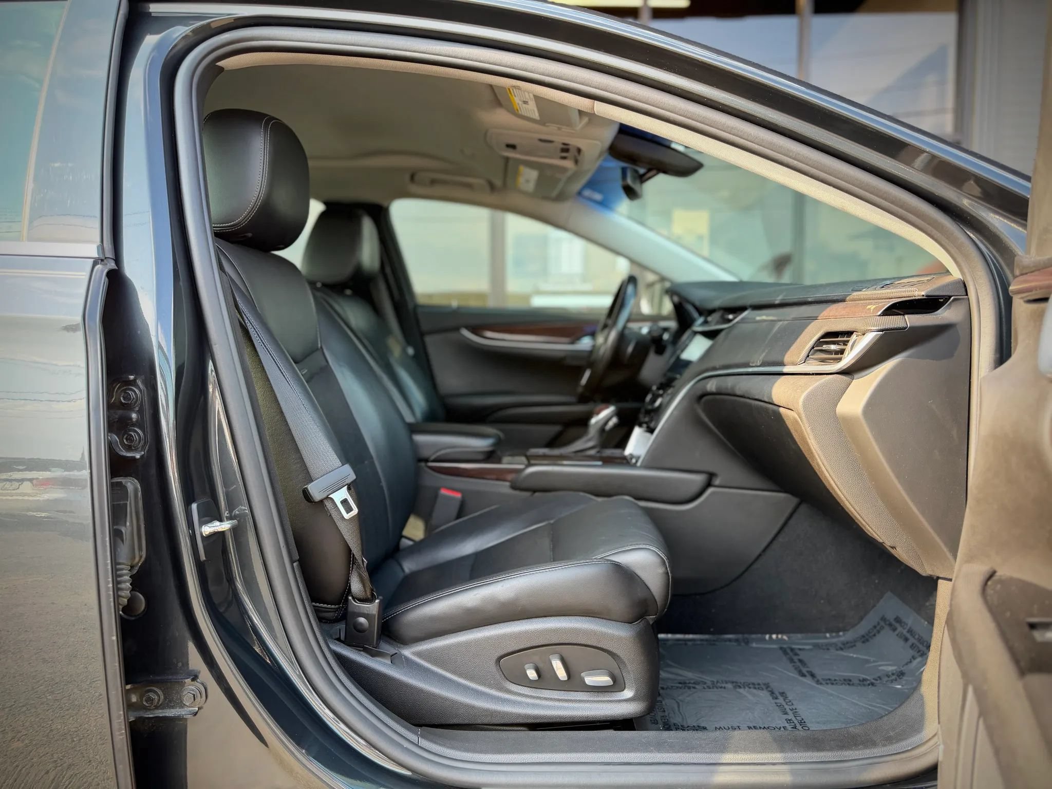 Used 2015 Cadillac XTS Luxury AWD/4WD image 15