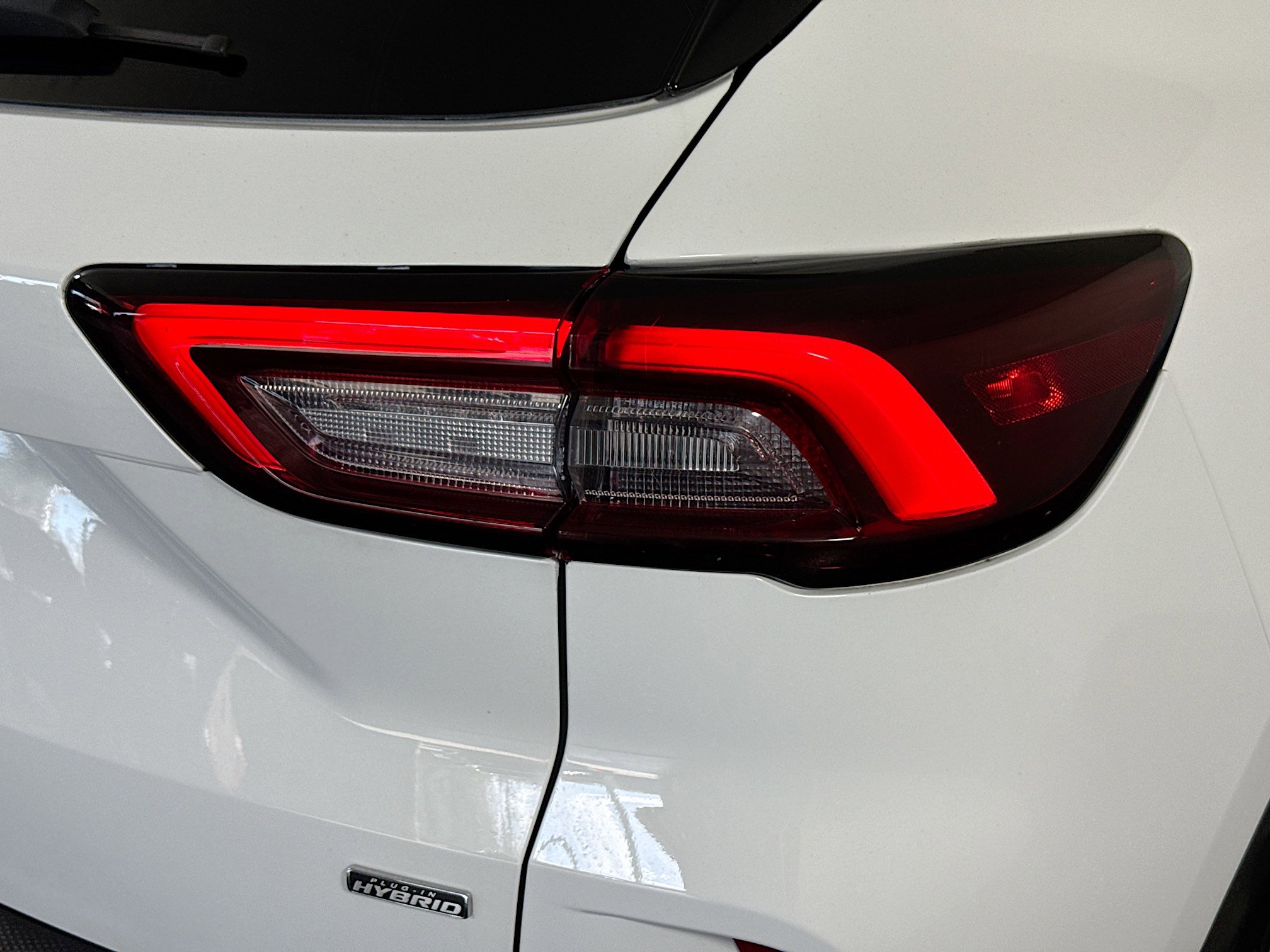 Used 2023 Ford Escape SE w/ PHEV Premium Package image 34