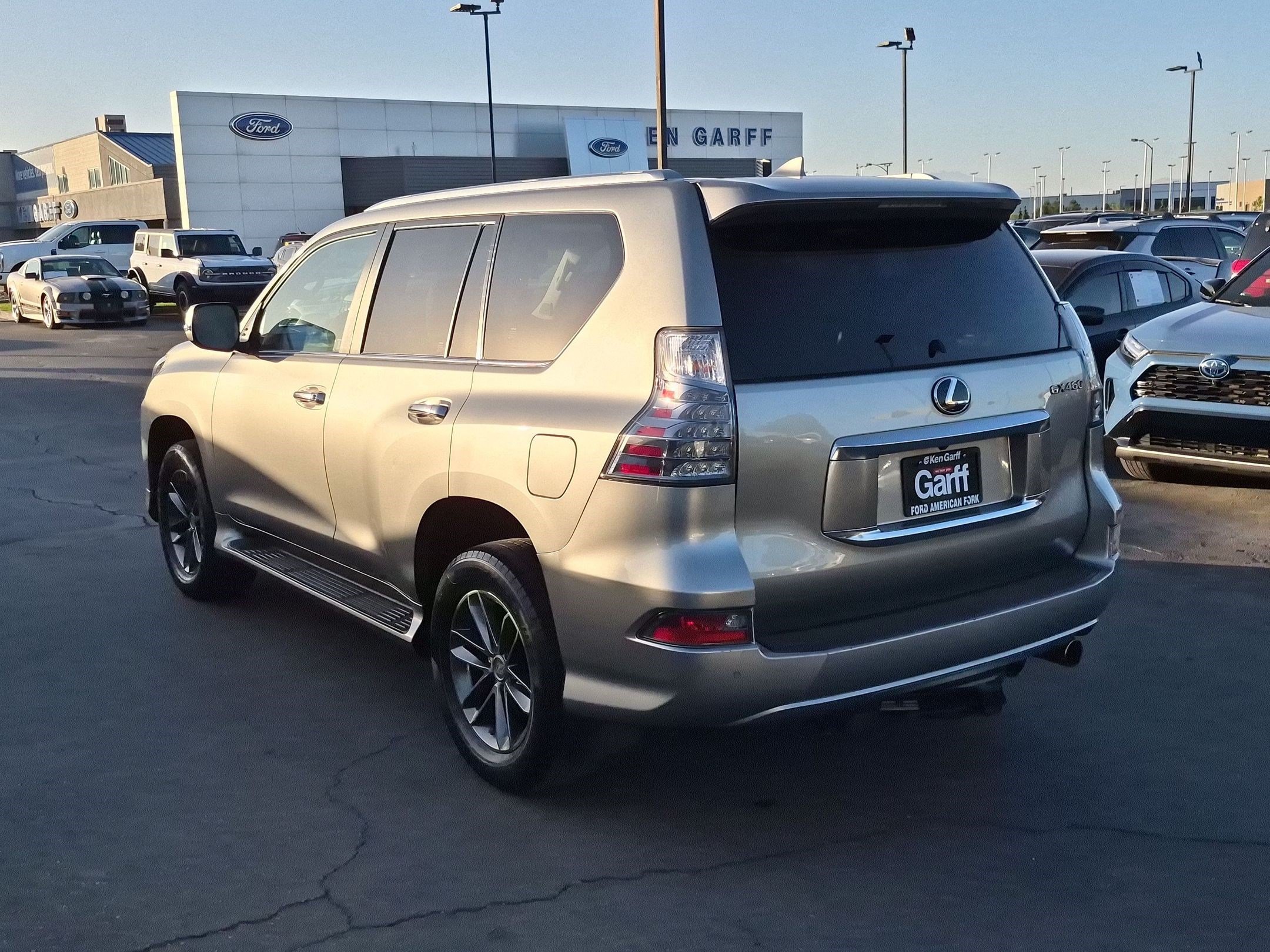 Used 2021 Lexus GX 460 Premium w/ Premium Package AWD/4WD image 8