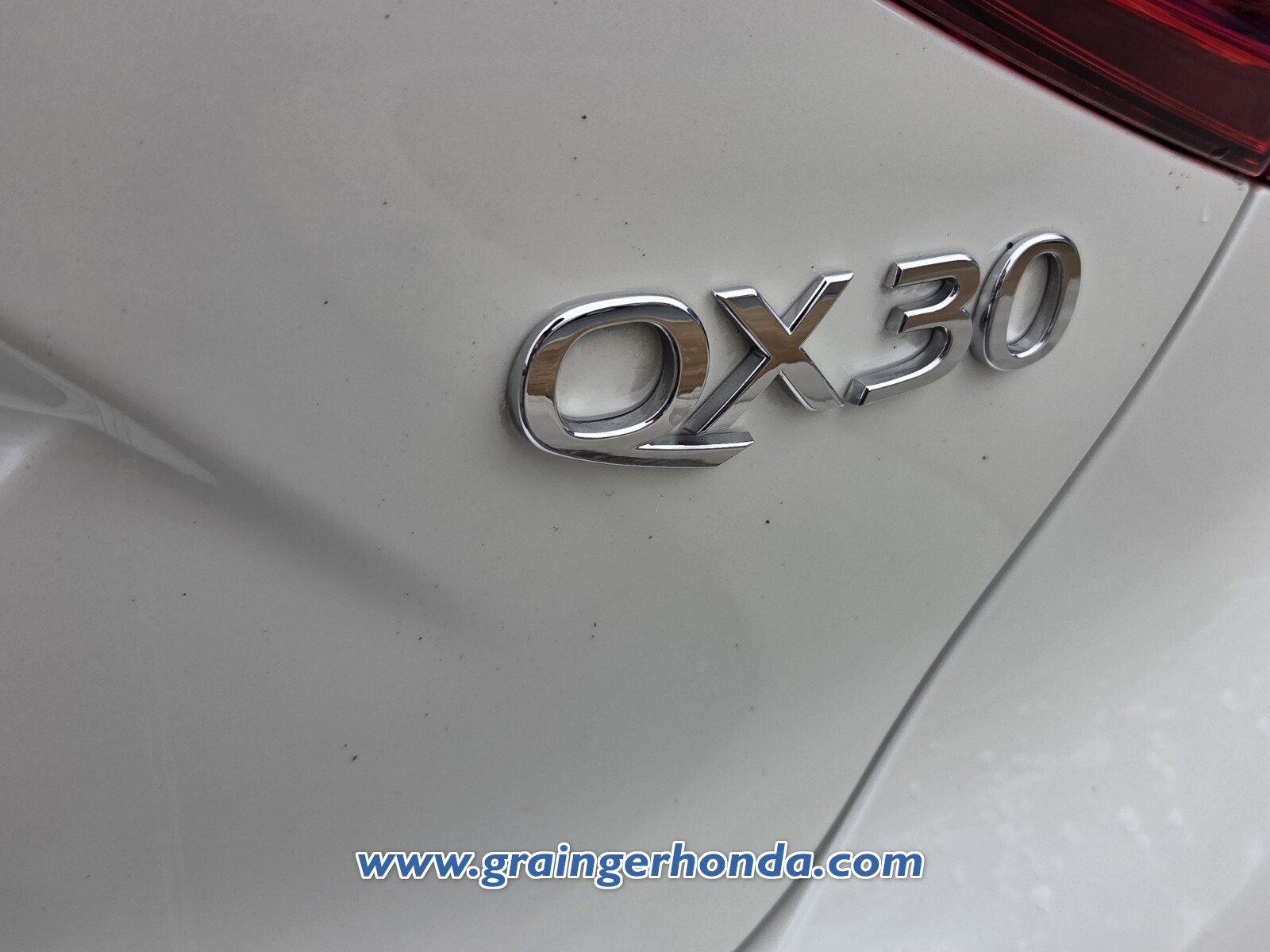 Used 2018 INFINITI QX30 image 11