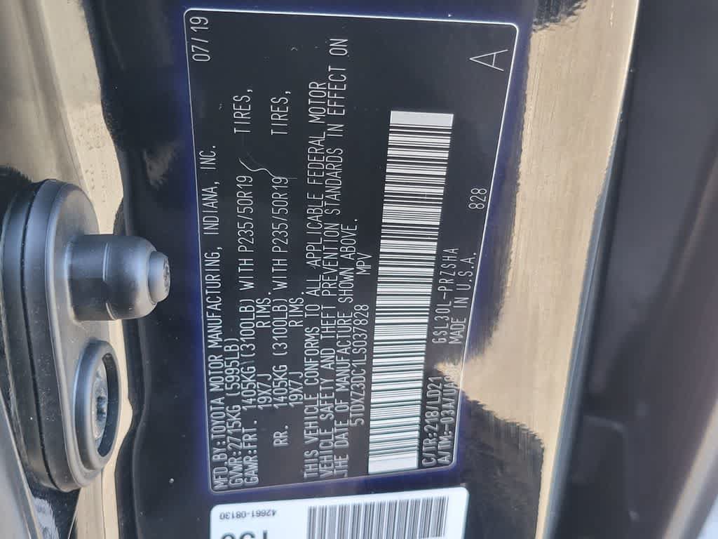 Used 2020 Toyota Sienna SE w/ Carpet Mat Package FWD image 17