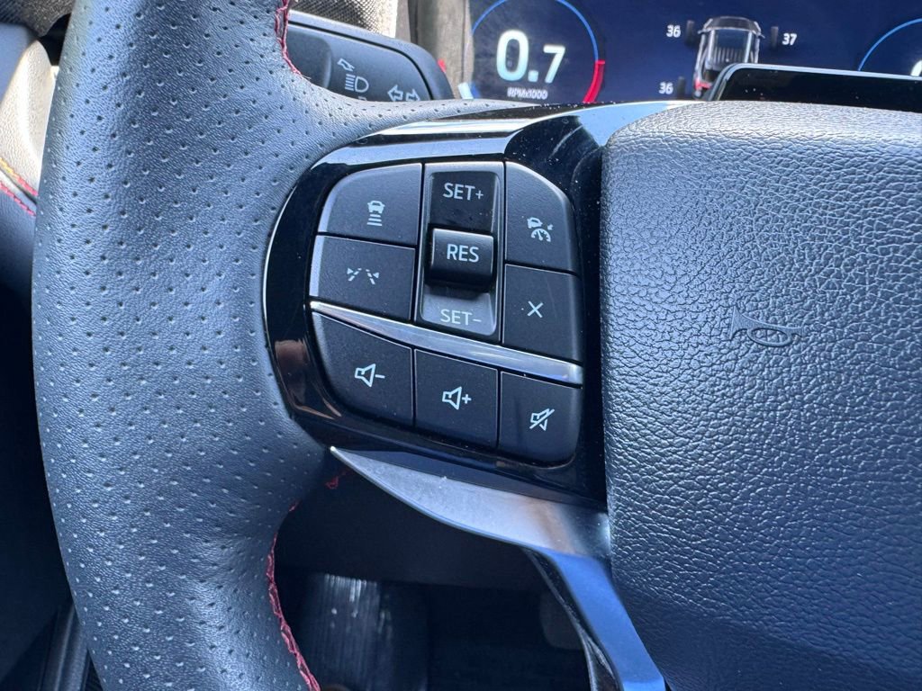 Used 2025 Ford Explorer ST-Line w/ ST-Line Street Pack AWD/4WD image 9
