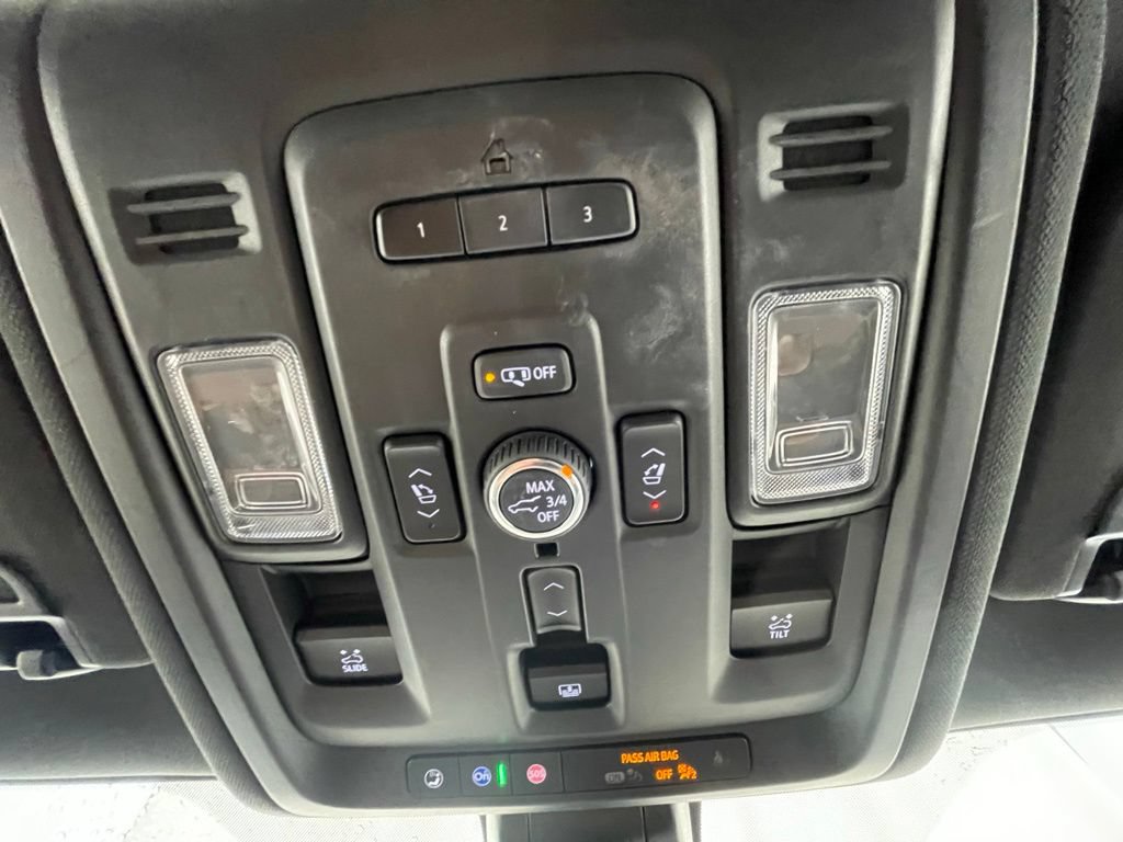 Used 2021 Chevrolet Tahoe Premier w/ Premium Package AWD/4WD image 31