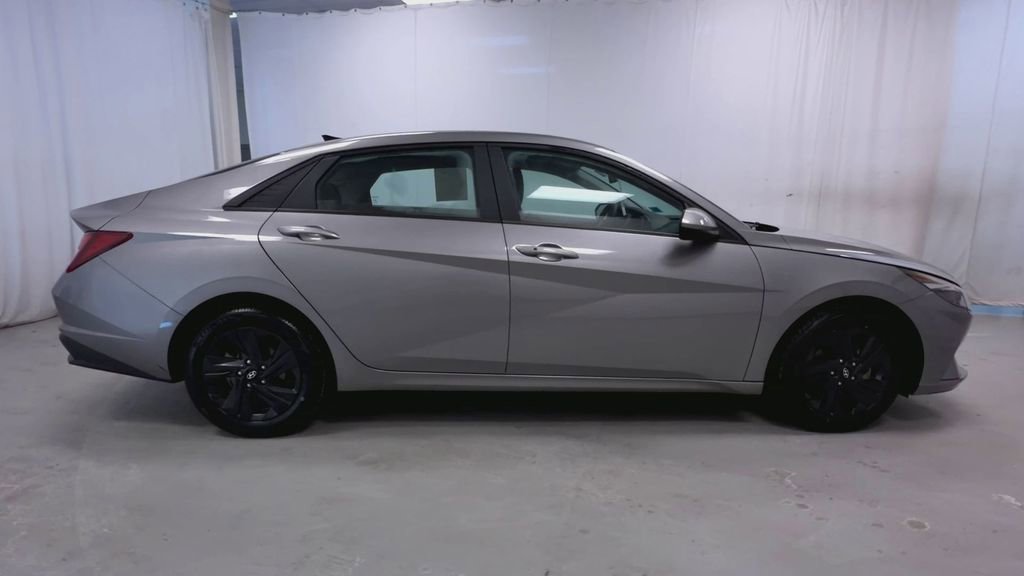 Used 2023 Hyundai Elantra SEL image 9