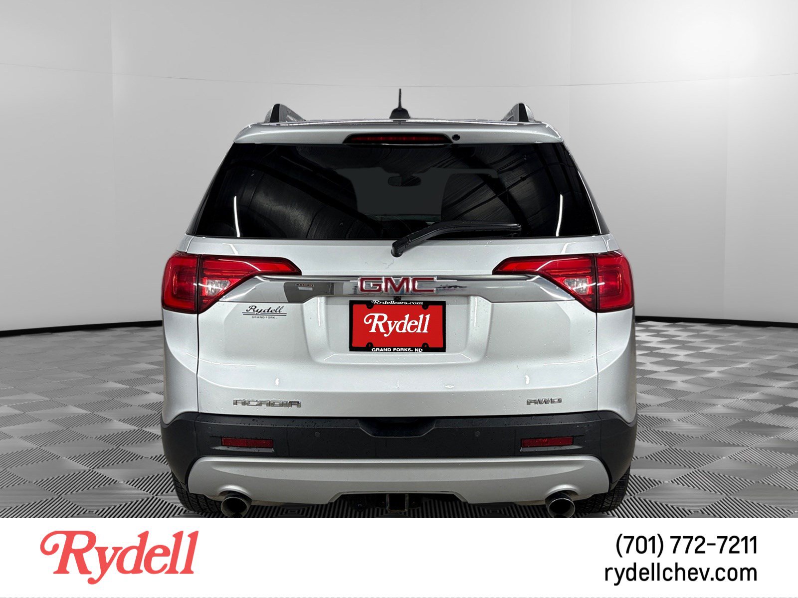 Used 2018 GMC Acadia SLT AWD/4WD image 4