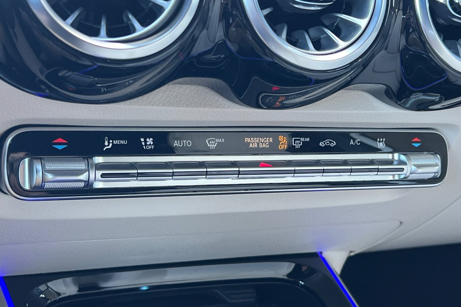 Used 2024 Mercedes-Benz EQB 250+ image 18