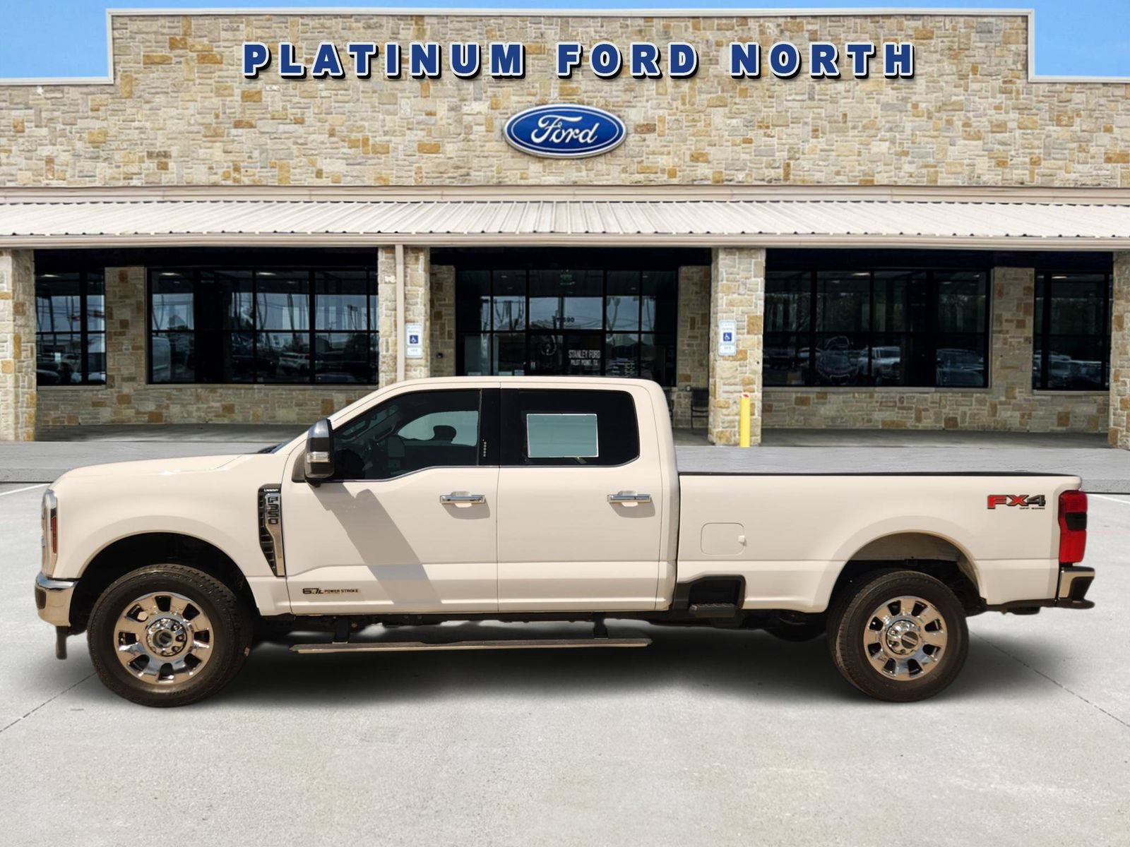 Used 2024 Ford F350 Lariat w/ Lariat Ultimate Package AWD/4WD image 3