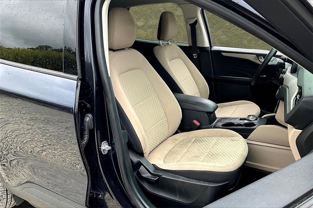 Used 2021 Ford Escape SE image 7