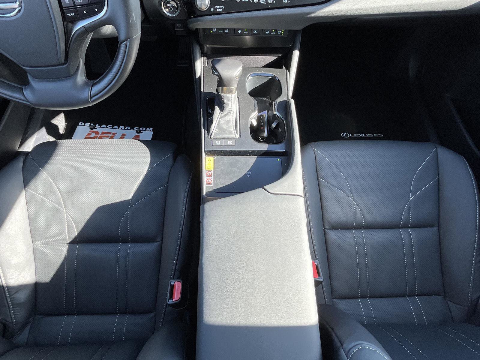 Used 2025 Lexus ES 300h w/ Technology Package FWD image 21