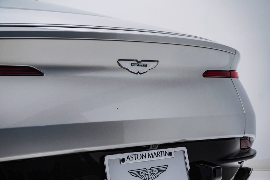 Used 2017 Aston Martin DB11 V12 RWD image 12