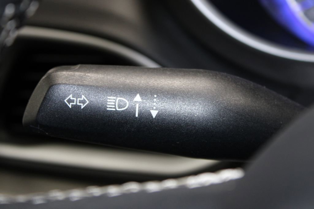Used 2024 Chrysler Pacifica Touring-L FWD image 40