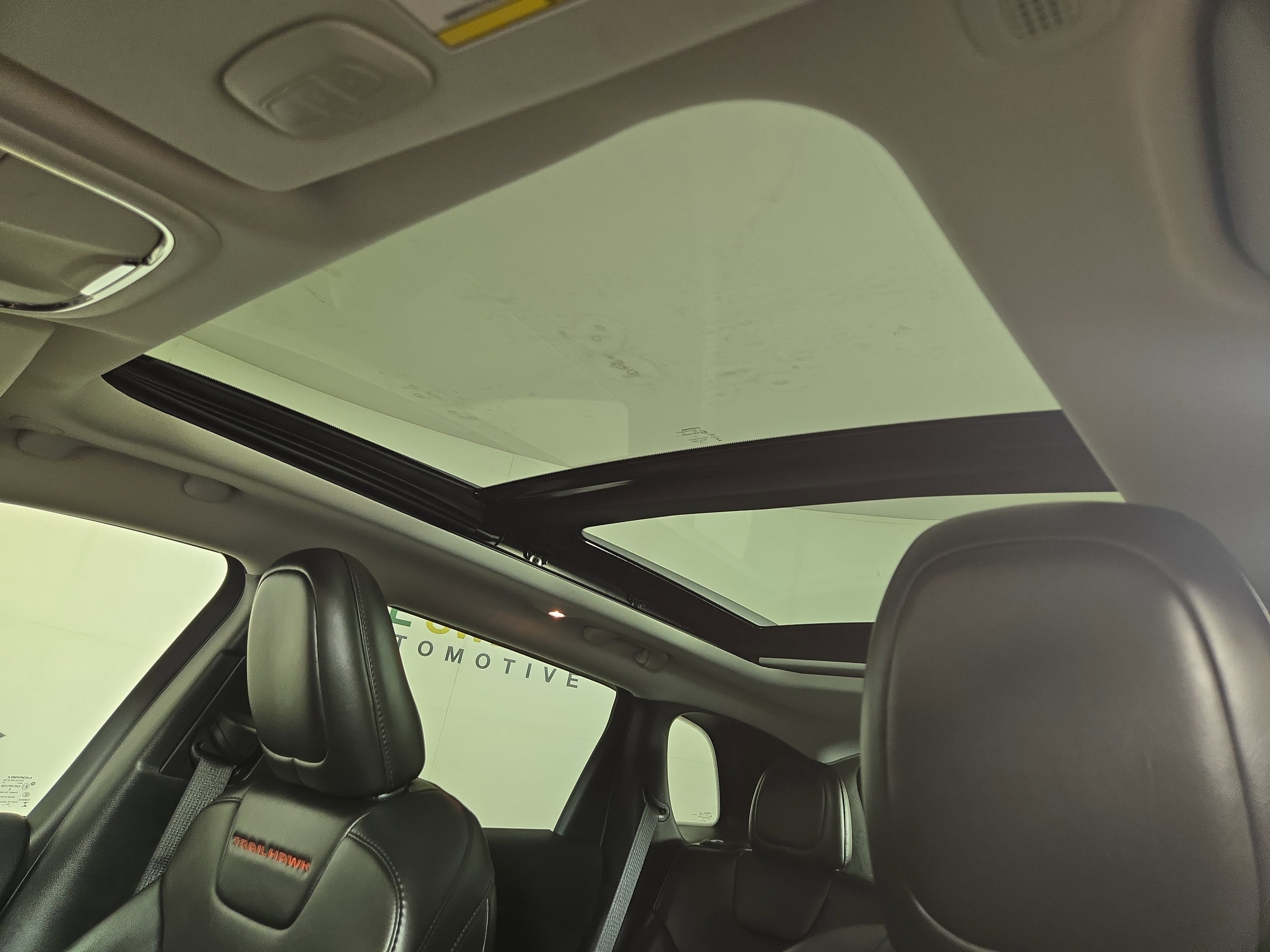 Used 2021 Jeep Cherokee Trailhawk w/ Sun & Sound Group image 22