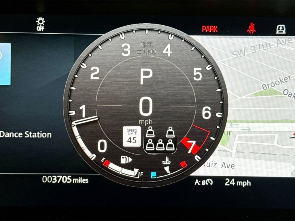 Used 2025 Land Rover Defender 130 S image 11