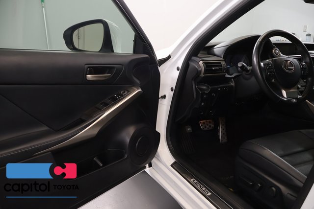 Used 2019 Lexus IS 300 F Sport w/ F Sport Package RWD image 8