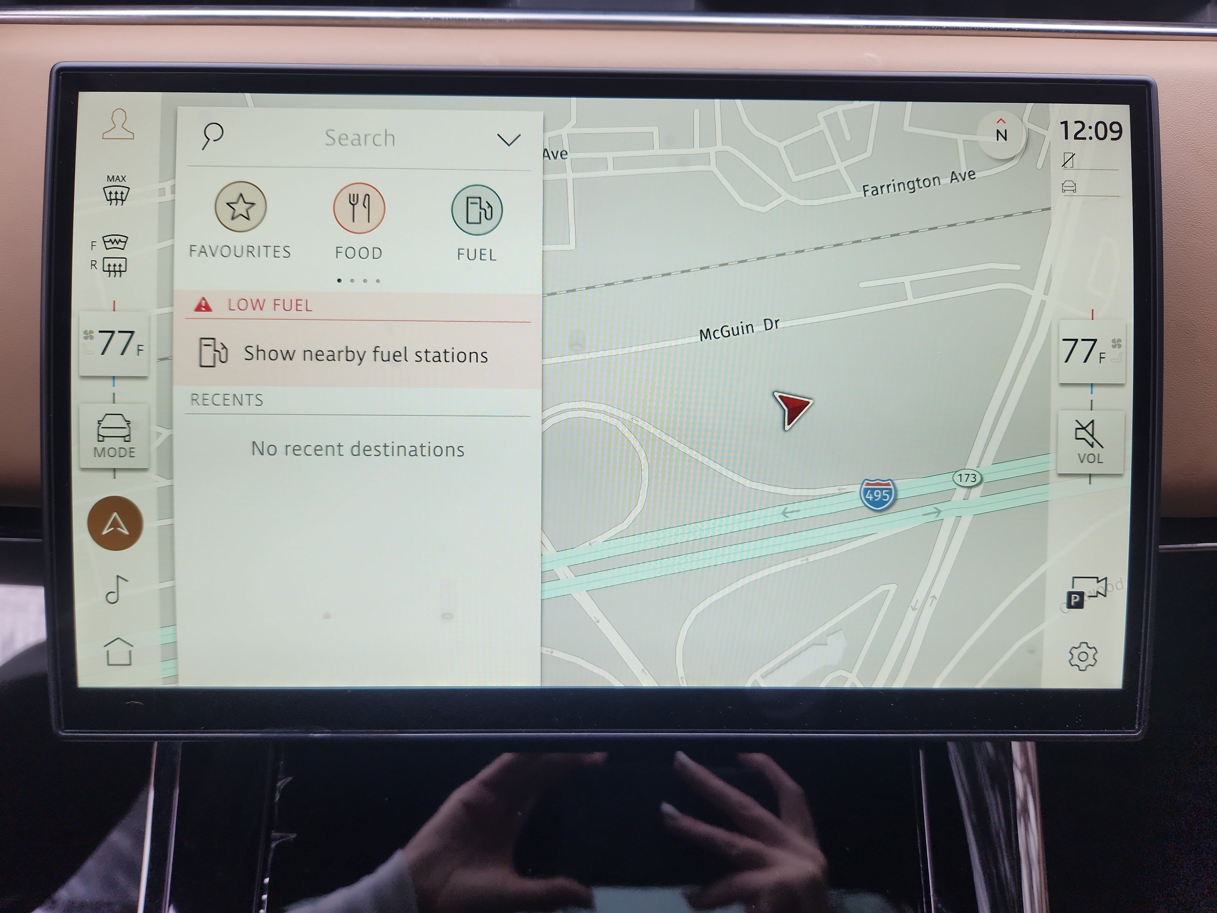 Used 2025 Land Rover Range Rover Sport SE image 22