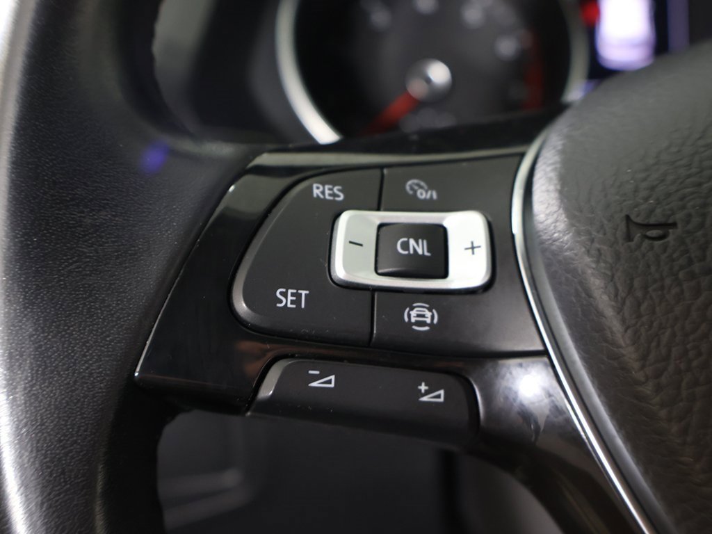 Used 2019 Volkswagen Tiguan SE w/ Panoramic Sunroof Package image 41