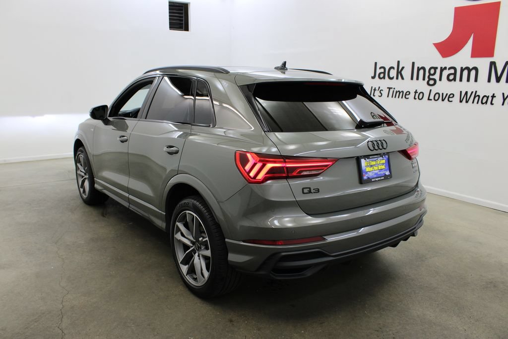 Used 2025 Audi Q3 2.0T Premium w/ Convenience Package AWD/4WD image 3