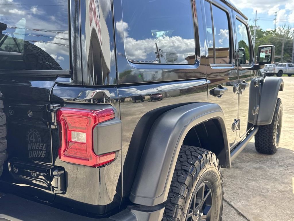 Used 2024 Jeep Wrangler Unlimited image 14