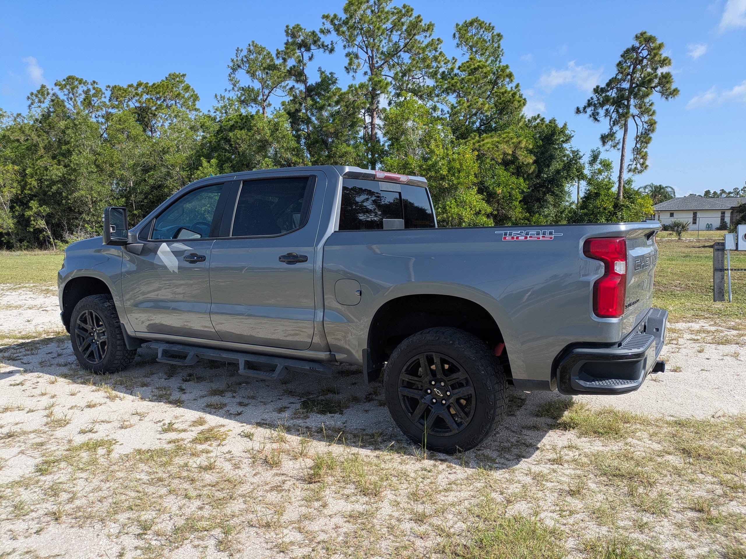 Used 2021 Chevrolet Silverado 1500 LT Trail Boss w/ Convenience Package II AWD/4WD image 6