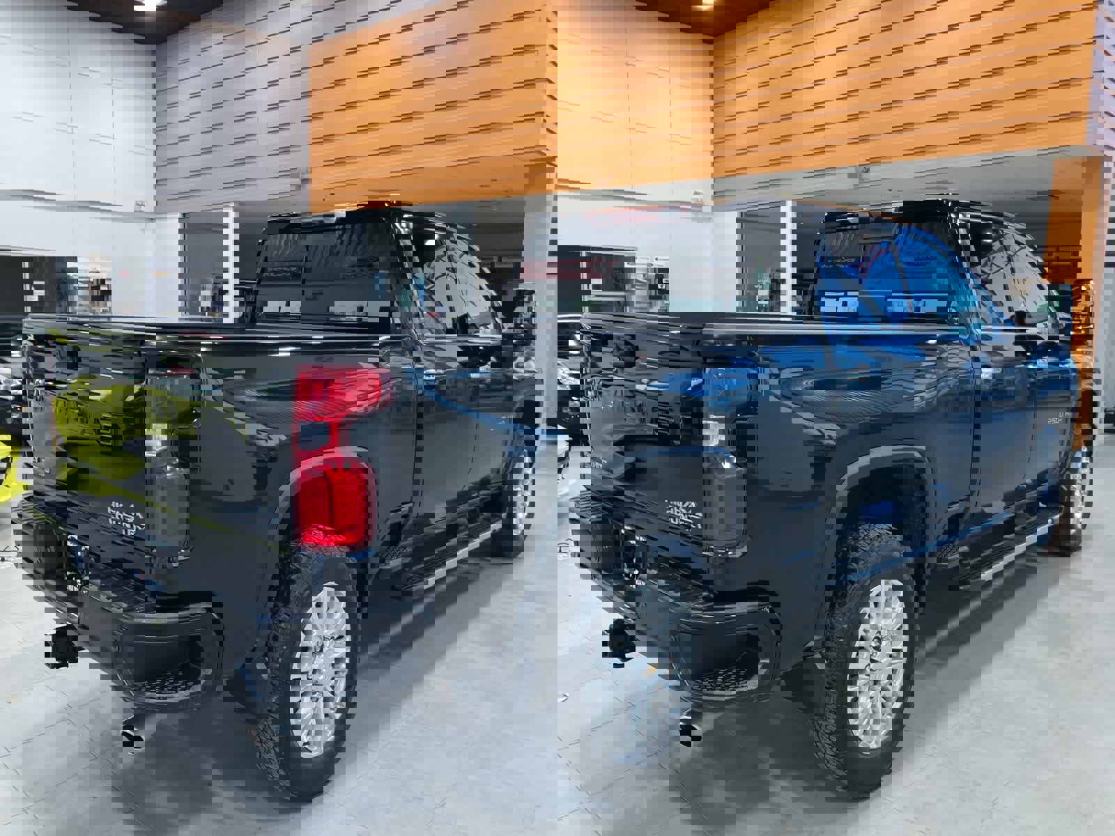 Used 2022 Chevrolet Silverado 2500 High Country image 5