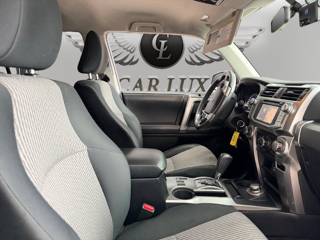Used 2018 Toyota 4Runner SR5 w/ Convenience Package AWD/4WD image 15