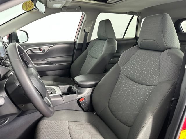 Used 2022 Toyota RAV4 XLE w/ Convenience Package AWD/4WD image 18