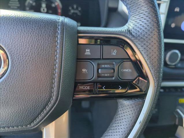 Used 2023 Toyota Tundra Platinum AWD/4WD image 17