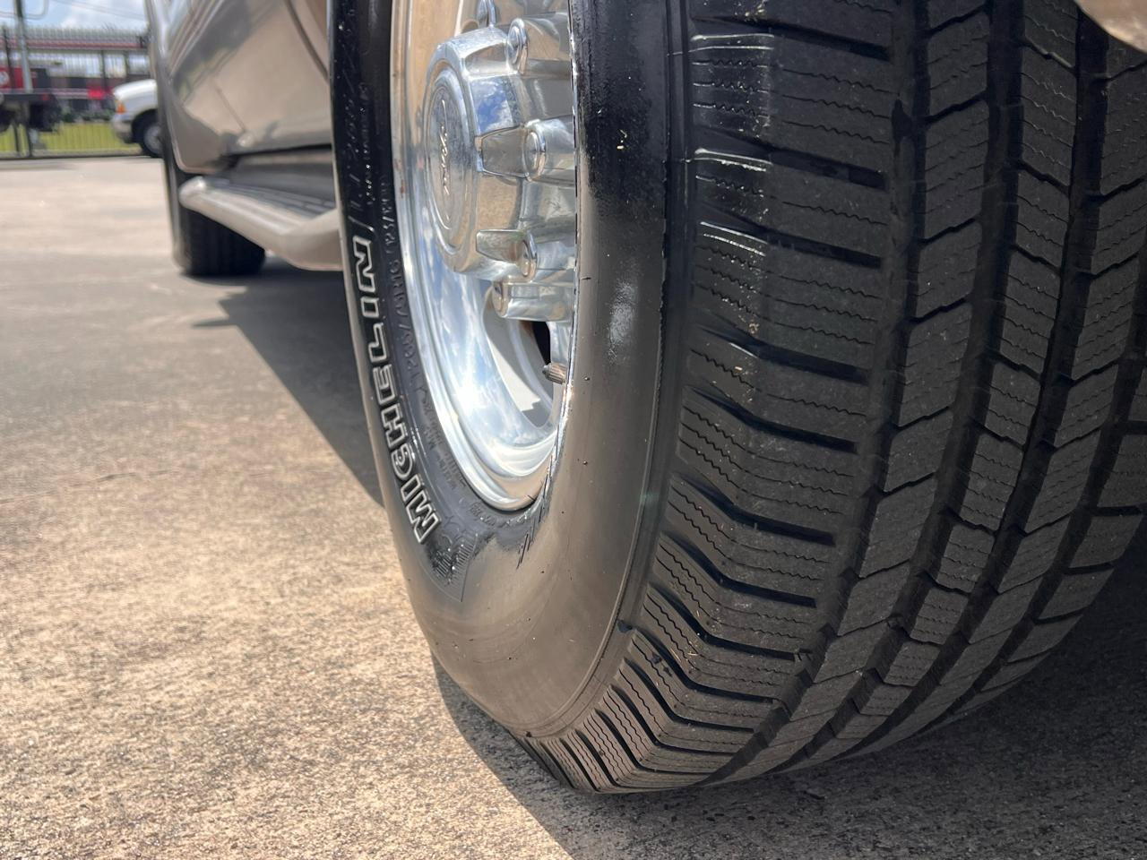 Used 2001 Ford Excursion Limited RWD image 38