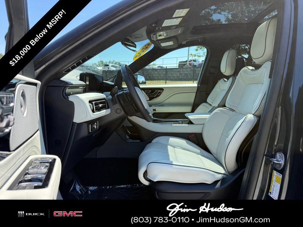 Used 2025 Lincoln Aviator Black Label AWD/4WD image 25