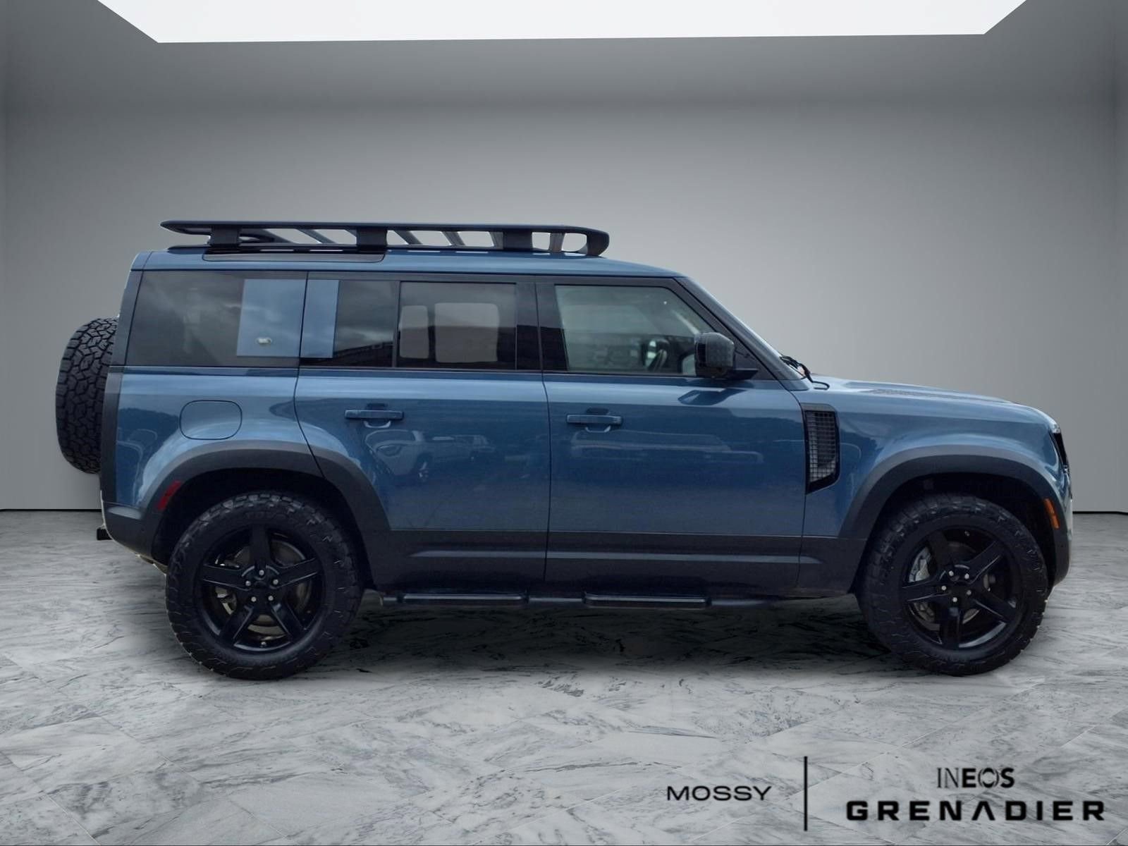 Used 2020 Land Rover Defender 110 SE AWD/4WD image 8