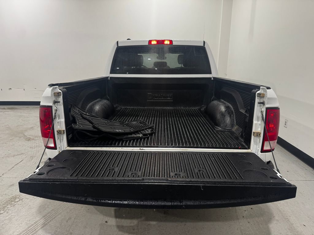 Used 2022 RAM 1500 Classic SLT image 28