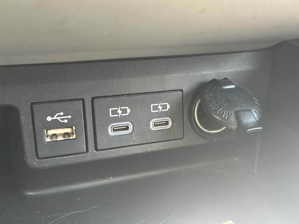 Used 2023 Toyota Highlander LE FWD image 38