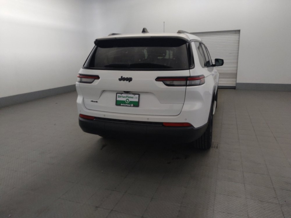 Used 2023 Jeep Grand Cherokee L Laredo AWD/4WD image 7