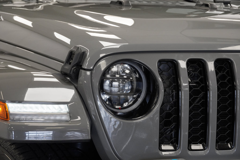 Used 2023 Jeep Wrangler Unlimited Sahara AWD/4WD image 10