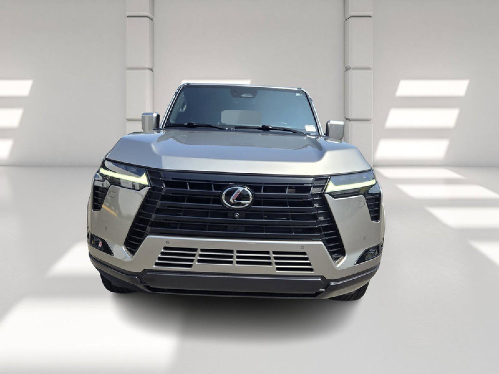 Used 2024 Lexus GX 550 w/ Accessory Package (Z1) AWD/4WD image 2