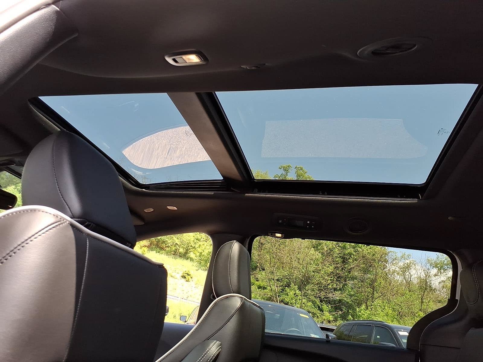 New 2027 Chrysler Pacifica Limited AWD/4WD image 8