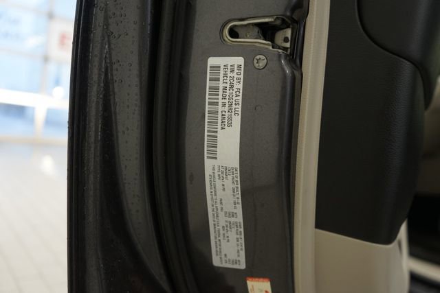 Used 2022 Chrysler Voyager LX image 17