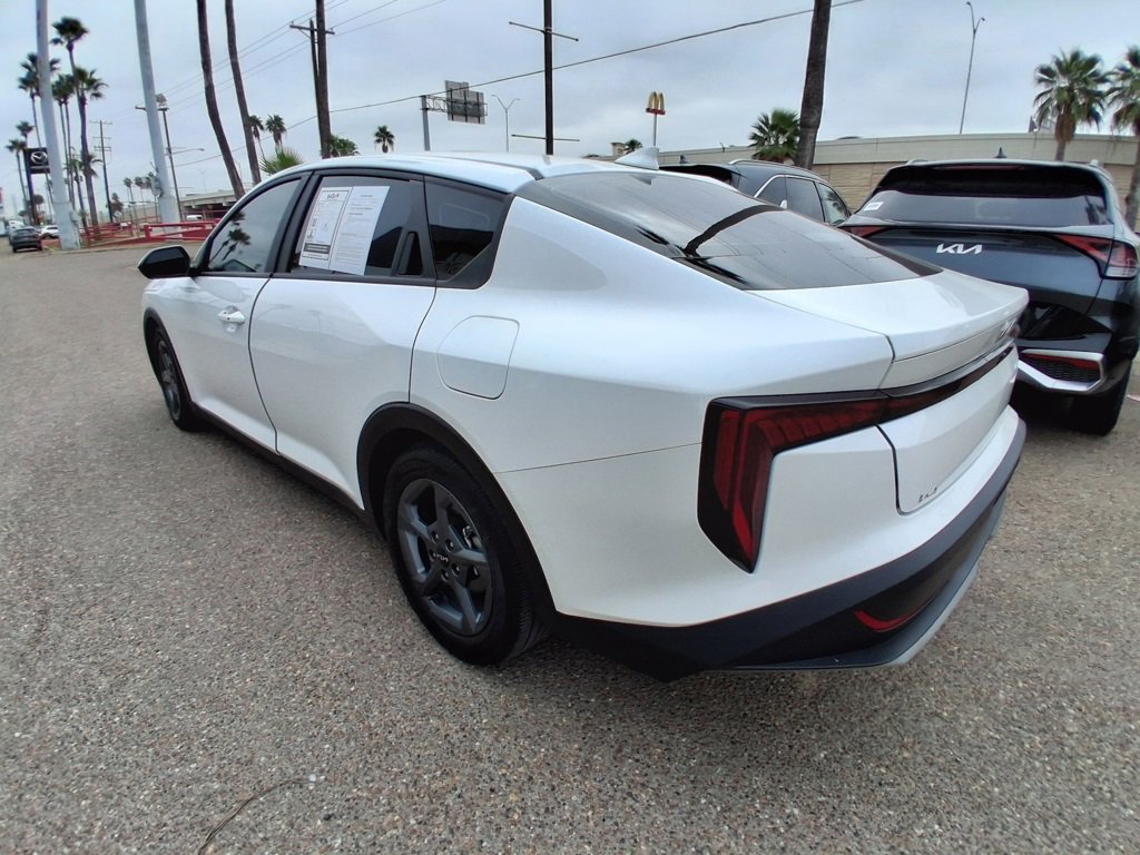 Used 2025 Kia K4 LXS image 5