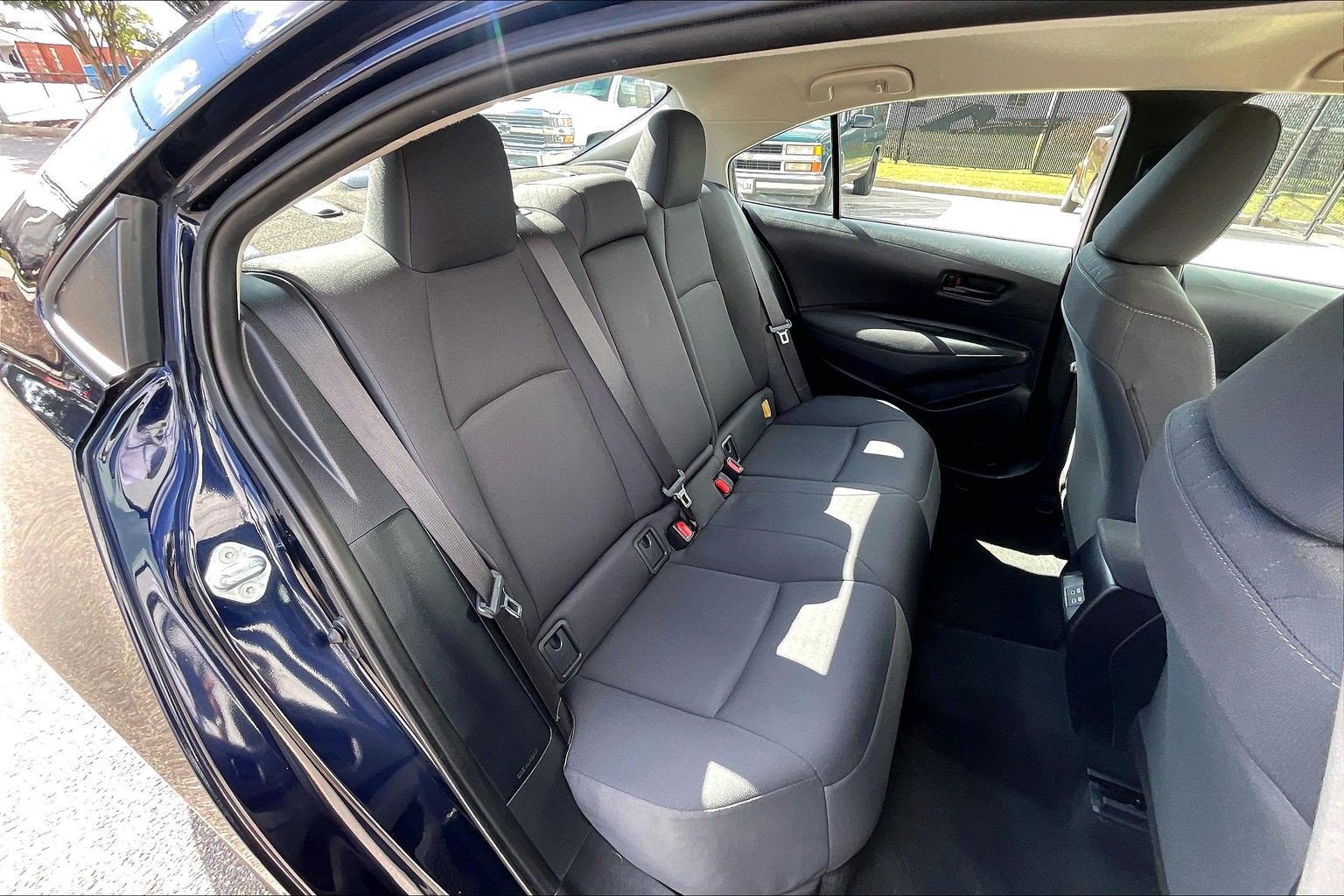 Used 2025 Toyota Corolla LE FWD image 31