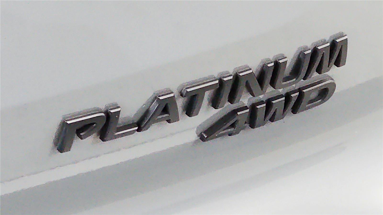 Used 2024 Nissan Pathfinder Platinum w/ Black Appearance Package AWD/4WD image 26