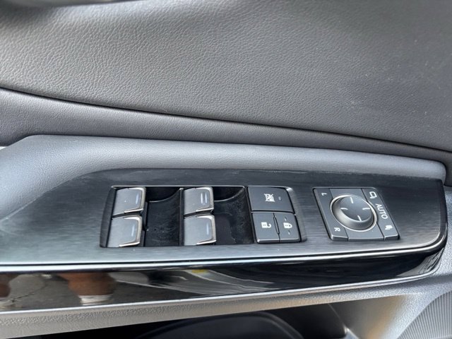 Used 2024 Lexus ES 300h w/ Accessory Package (Z2) FWD image 9