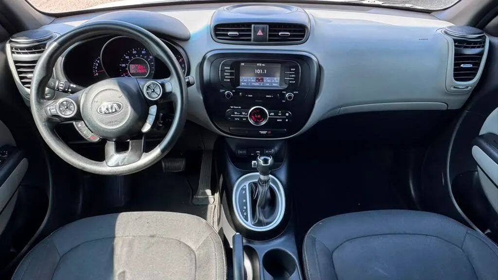 Used 2017 Kia Soul + FWD image 16