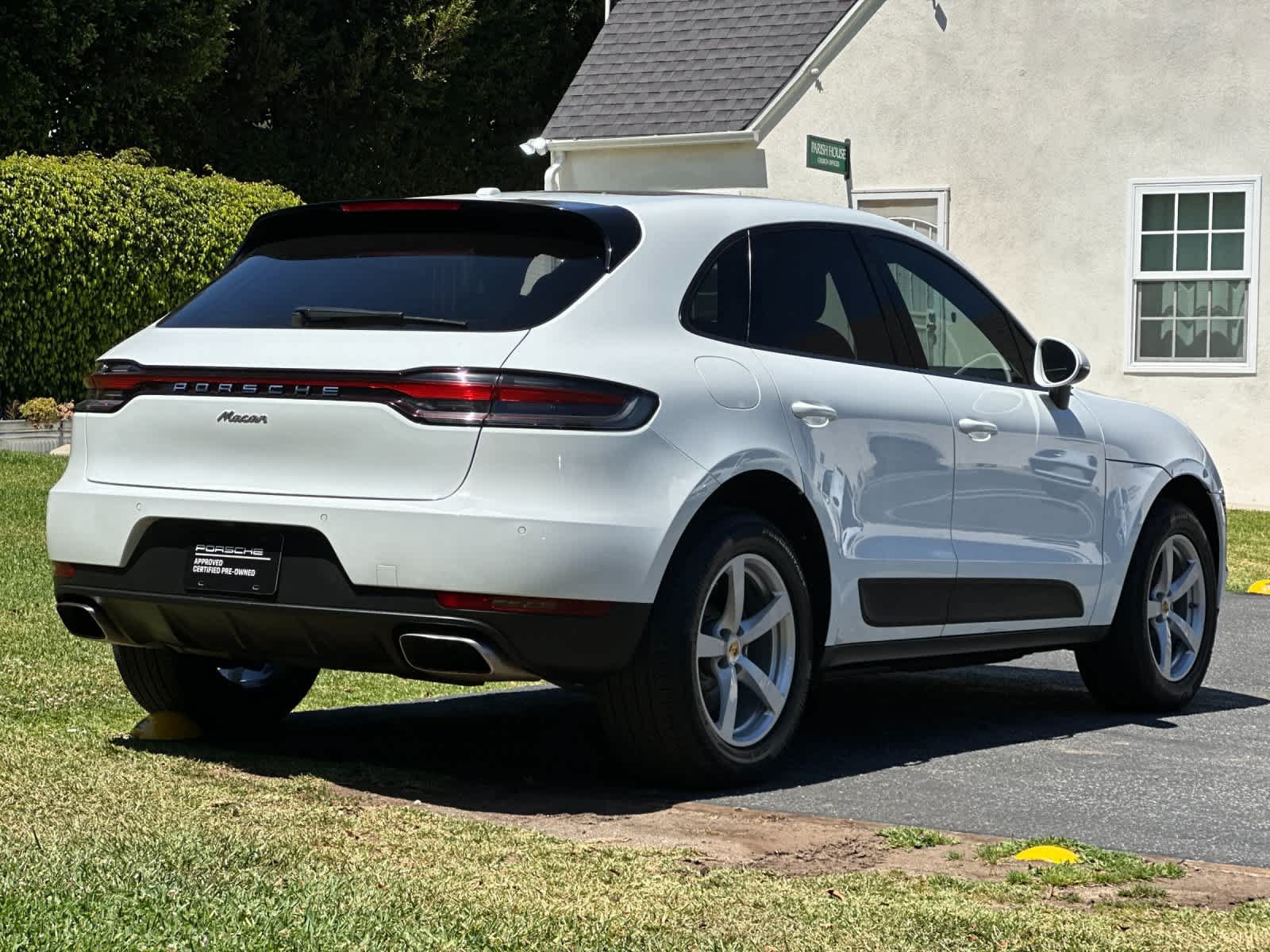 Certified 2019 Porsche Macan AWD/4WD image 8