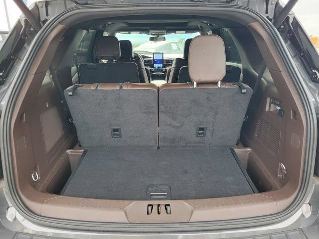 Used 2024 Ford Explorer King Ranch w/ Technology Package RWD image 14
