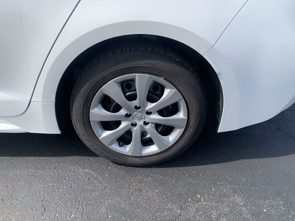 Used 2020 Toyota Corolla LE image 9