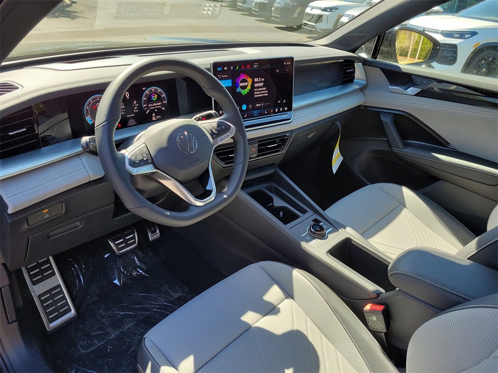 New 2026 Volkswagen Tiguan SE R-Line image 17