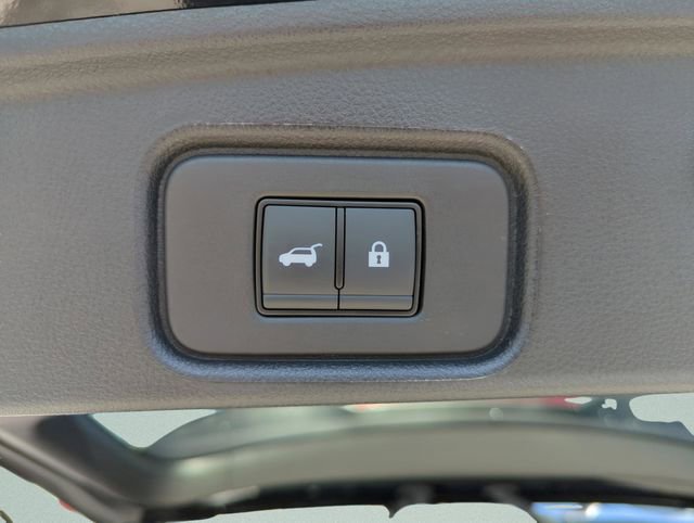 Used 2024 Nissan Pathfinder SL image 18