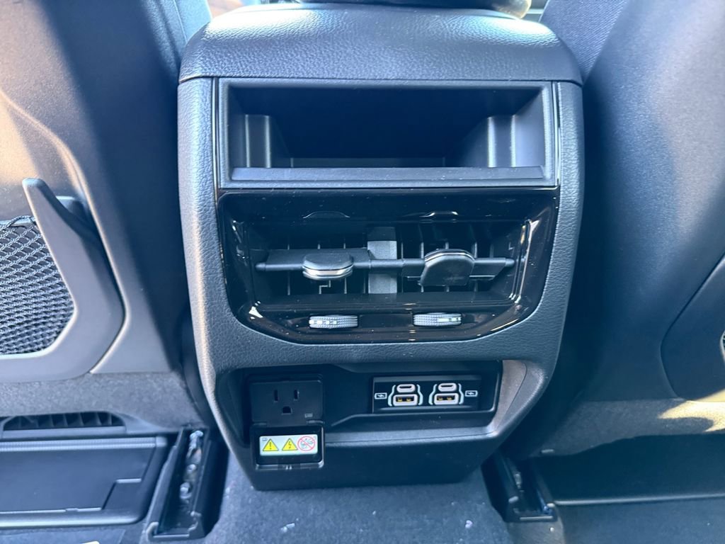 New 2025 Jeep Grand Cherokee Altitude image 28