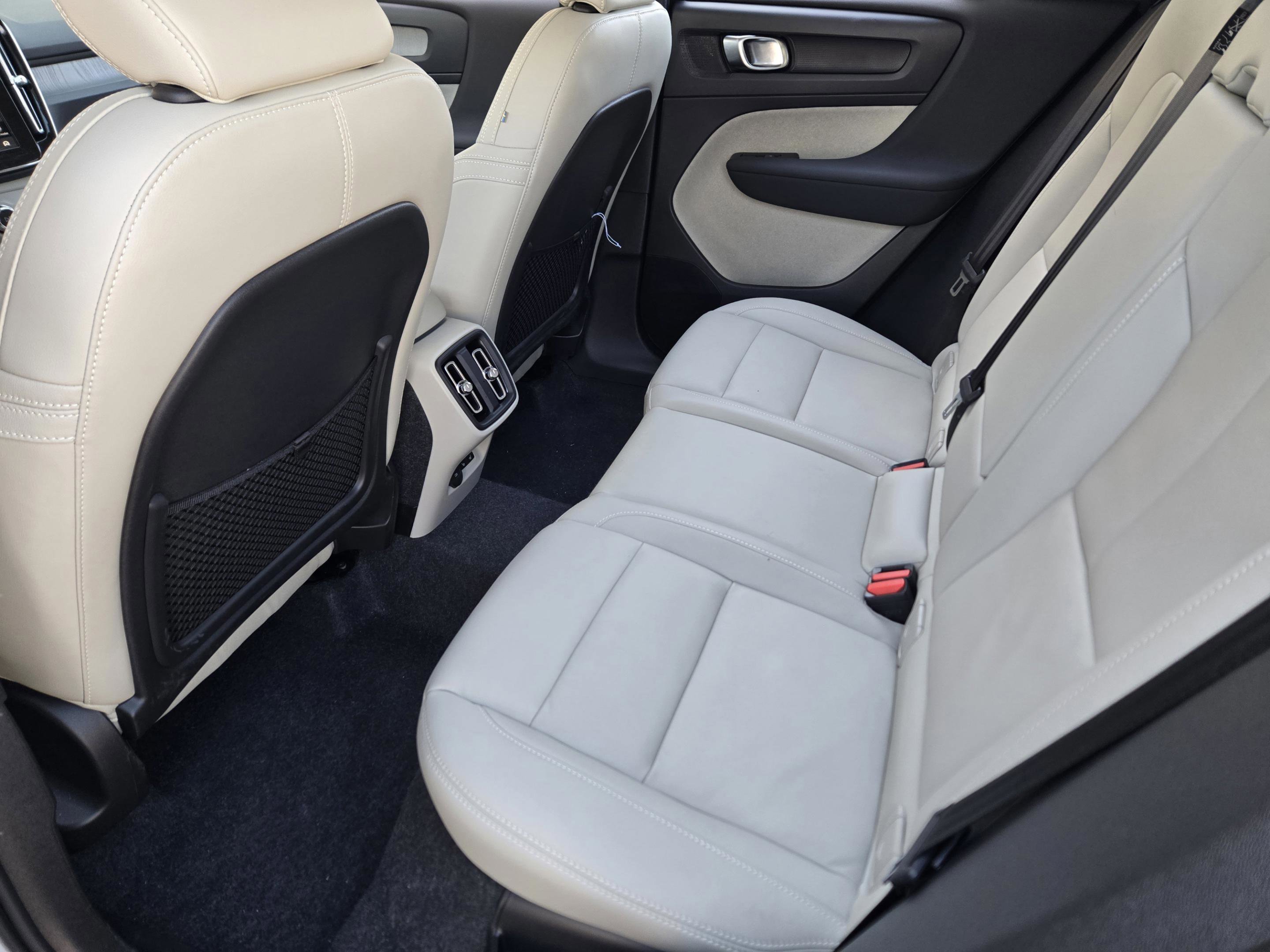 Used 2026 Volvo XC40 B5 Plus w/ Protection Package Premier image 28